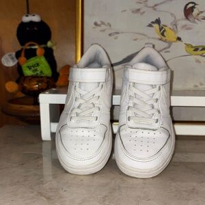 Nike’s court low Kids Sneakers